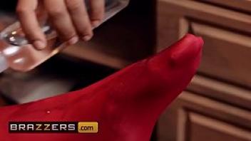 Dirty masseur brooklyn chase ricky johnson walk all over me brazzers
